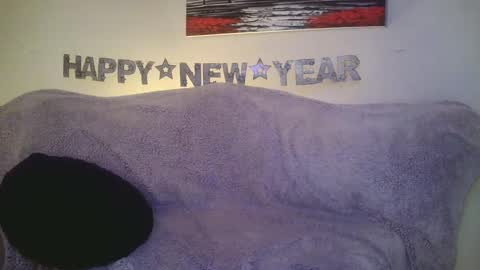 Snapshot of petite_treat_ chatting on 01.06.25 petite treat online show from 01.06.25