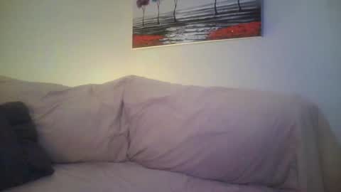 Snapshot of petite_treat_ chatting on 02.08.25 petite treat online show from 02.08.25