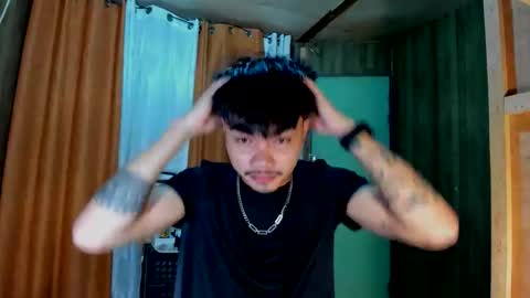 Snapshot of petiteasianx chatting on 11.26.25 Vrin online show from 11.26.25