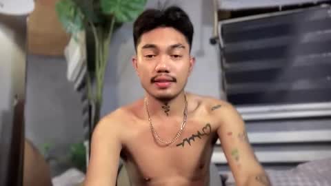 Snapshot of petiteasianx chatting on 12.14.25 Vrin online show from 12.14.25