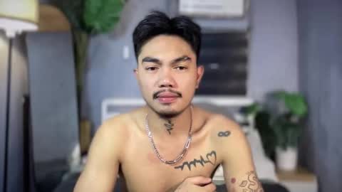 Snapshot of petiteasianx chatting on 12.15.25 Vrin online show from 12.15.25