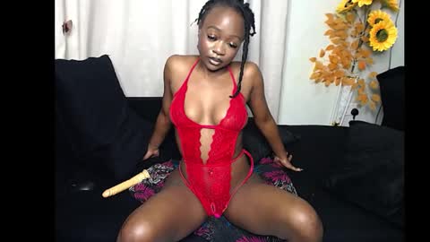 Snapshot of petitebony2478 chatting on 04.19.26 ebonyshawtypetit online show from 04.19.26