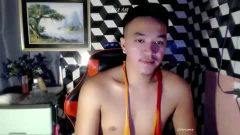 Snapshot of petitehugecockxnxxx chatting on 11.06.25 Call me jake online show from 11.06.25