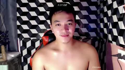 Snapshot of petitehugecockxnxxx chatting on 11.19.25 Call me jake online show from 11.19.25