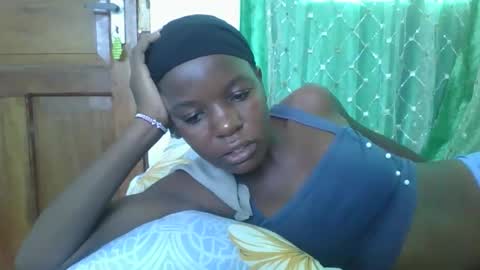 petitesweetchiq online show from 11.26.25