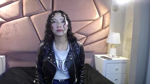 Moon  online show from 10.18.25