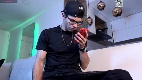 phantom_bigger1 online show from 02.13.25