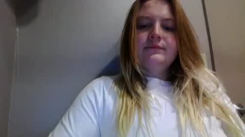 Snapshot of phatassblond chatting on 12.08.24 PhatAssBlond online show from 12.08.24