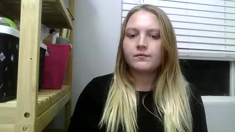 Snapshot of phatassblond chatting on 12.22.24 PhatAssBlond online show from 12.22.24