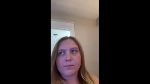 Snapshot of phatassblond chatting on 01.13.25 PhatAssBlond online show from 01.13.25