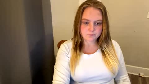 Snapshot of phatassblond chatting on 01.25.25 PhatAssBlond online show from 01.25.25