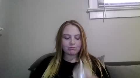 Snapshot of phatassblond chatting on 02.10.25 PhatAssBlond online show from 02.10.25