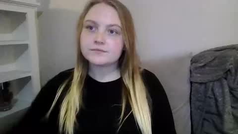 Snapshot of phatassblond chatting on 02.11.25 PhatAssBlond online show from 02.11.25