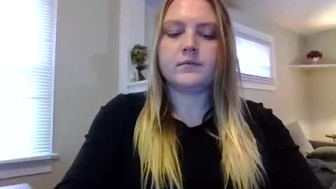 Snapshot of phatassblond chatting on 02.11.25 PhatAssBlond online show from 02.11.25