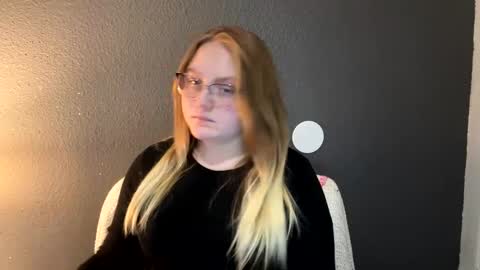 Snapshot of phatassblond chatting on 02.24.25 PhatAssBlond online show from 02.24.25