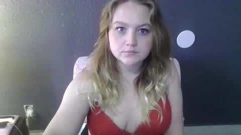 Snapshot of phatassblond chatting on 03.01.25 PhatAssBlond online show from 03.01.25