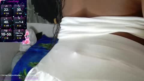 Snapshot of phatjuicypeach chatting on 10.04.25 Destiny Adams online show from 10.04.25