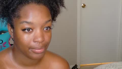Snapshot of phatjuicypeach chatting on 02.05.26 Destiny Adams online show from 02.05.26
