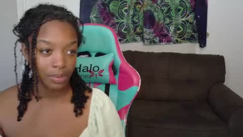 Snapshot of phatjuicypeach chatting on 06.22.26 Destiny Adams online show from 06.22.26