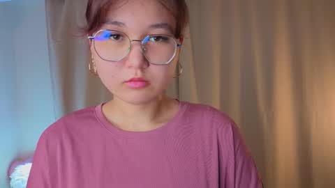 Snapshot of phebenogowski chatting on 11.19.25 Jenny online show from 11.19.25