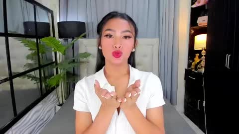 Snapshot of phenomenal_ivy chatting on 05.22.26 phenomenal_ivy online show from 05.22.26