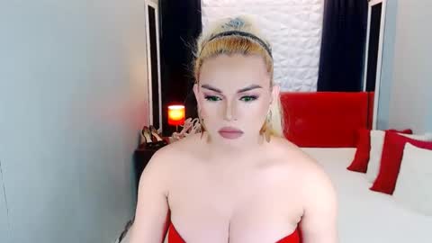 Snapshot of phenominalduodiva chatting on 06.11.26 cervena online show from 06.11.26