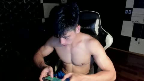 AJ online show from 11.18.25