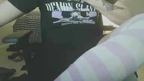 Snapshot of philiies08 chatting on 03.07.25 Mia online show from 03.07.25