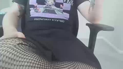 Snapshot of philiies08 chatting on 10.15.25 Mia online show from 10.15.25