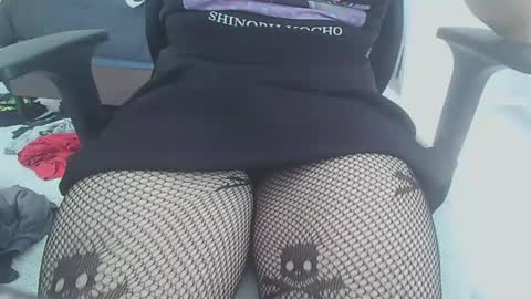 Snapshot of philiies08 chatting on 11.01.25 Mia online show from 11.01.25