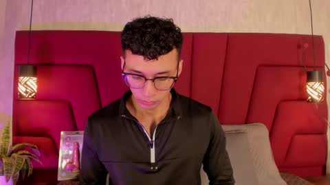 Milo online show from 04.21.26
