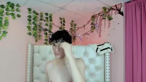 Snapshot of philippsx chatting on 05.19.26 PHILLIP online show from 05.19.26