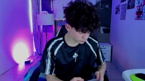 Snapshot of philippsx chatting on 05.23.26 PHILLIP online show from 05.23.26