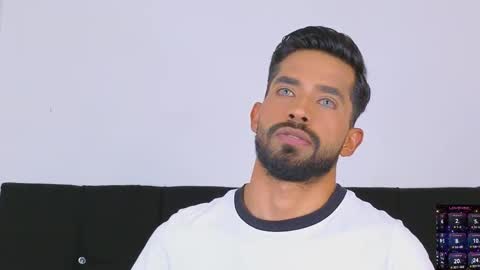 Snapshot of phillip_rayn chatting on 02.04.26 phillip online show from 02.04.26