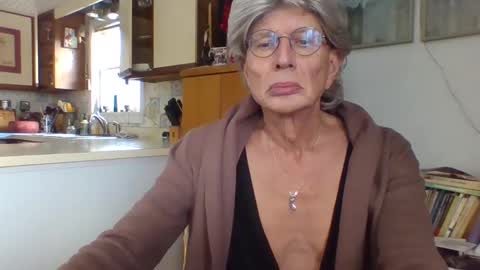 Snapshot of phillipa1023 chatting on 01.13.25 phillipa online show from 01.13.25