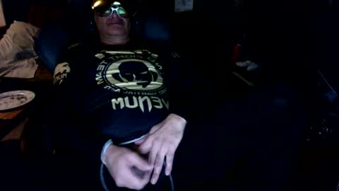 Snapshot of philmemore chatting on 01.12.25 philmemore online show from 01.12.25