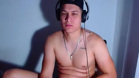 Snapshot of phoenixgnz08 chatting on 12.28.24 AdnierGnz online show from 12.28.24