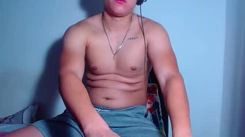 Snapshot of phoenixgnz08 chatting on 01.05.25 AdnierGnz online show from 01.05.25