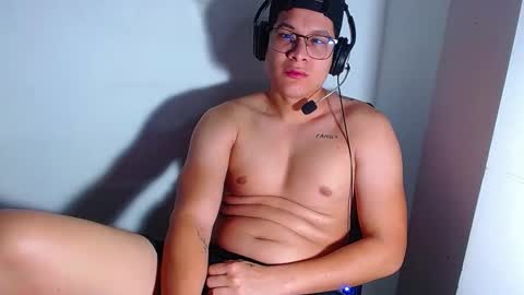 Snapshot of phoenixgnz08 chatting on 01.13.25 AdnierGnz online show from 01.13.25