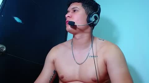 Snapshot of phoenixgnz08 chatting on 02.14.25 AdnierGnz online show from 02.14.25