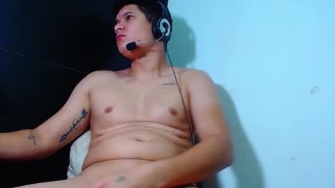 Snapshot of phoenixgnz08 chatting on 02.20.25 AdnierGnz online show from 02.20.25