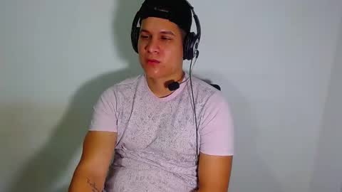 Snapshot of phoenixgnz08 chatting on 03.09.25 AdnierGnz online show from 03.09.25