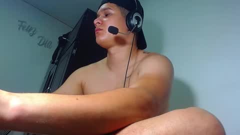 Snapshot of phoenixgnz08 chatting on 03.09.25 AdnierGnz online show from 03.09.25