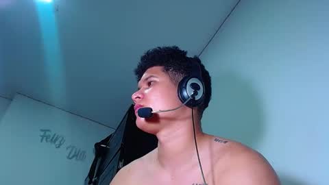 Snapshot of phoenixgnz08 chatting on 03.11.25 AdnierGnz online show from 03.11.25