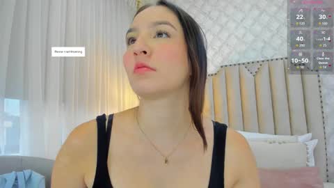 Snapshot of pia_johnson_ chatting on 11.04.25 online show from 11.04.25