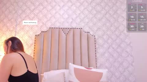 Snapshot of pia_johnson_ chatting on 11.18.25 online show from 11.18.25