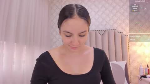 Snapshot of pia_johnson_ chatting on 12.05.25 online show from 12.05.25