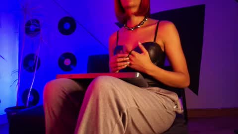 Snapshot of pia_mo chatting on 10.16.25 Special Couple Show - WELCOME TO XMAS 5 and 6 December - 2 at 8 pm COL hour online show from 10.16.25