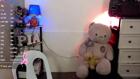 Pia online show from 02.06.25