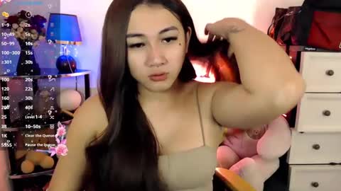 Pia online show from 02.14.25